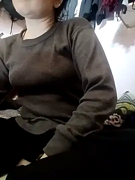 Snapshot of Aarju-30 chatting on February 3, 2025, 10:25 am Aarju-30 online show from February 3, 2025, 10:25 am