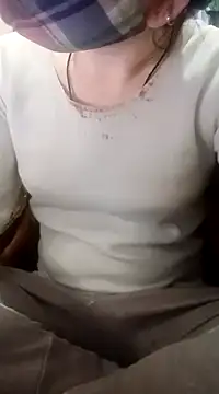 Snapshot of Aarju-30 chatting on February 7, 2025, 4:37 am Aarju-30 online show from February 7, 2025, 4:37 am