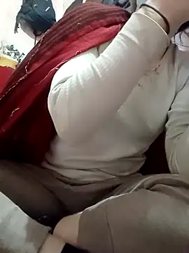 Snapshot of Aarju-30 chatting on February 2, 2025, 4:48 am Aarju-30 online show from February 2, 2025, 4:48 am