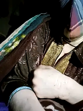 Snapshot of Aarju-30 chatting on January 19, 2025, 11:53 pm Aarju-30 online show from January 19, 2025, 11:53 pm