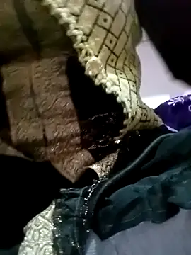 Snapshot of Aarju-30 chatting on January 23, 2025, 1:45 pm Aarju-30 online show from January 23, 2025, 1:45 pm