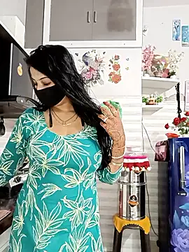 Best-Couple online show from June 17, 2026, 1:49 am