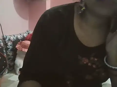 Hot-shanvi online show from November 18, 2025, 3:15 pm