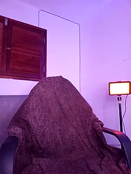 Joylopez fit online show from November 17, 2025, 3:27 pm