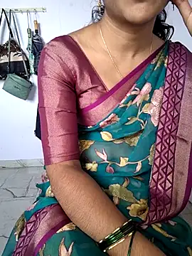 lovelygirl4567 online show from December 23, 2025, 6:02 am