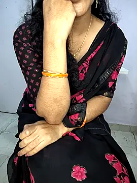 lovelygirl4567 online show from November 4, 2025, 5:06 pm