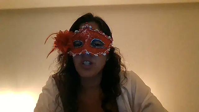 couple-tuga online show from July 8, 2026, 11:27 pm