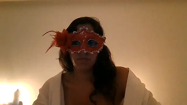 couple-tuga online show from July 11, 2026, 9:26 pm