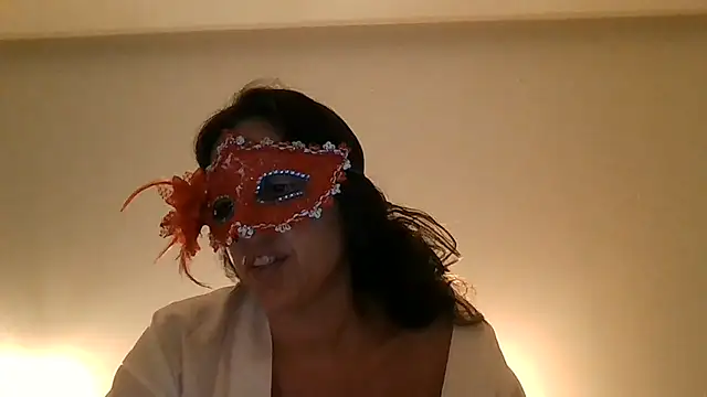 couple-tuga online show from July 6, 2026, 10:01 pm