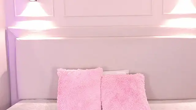 Snapshot of NickyBelmonth chatting on October 2, 2025, 7:39 pm NickyBelmonth online show from October 2, 2025, 7:39 pm