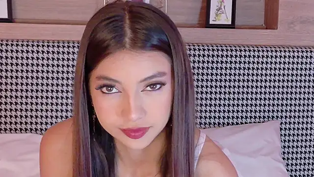 Snapshot of NickyBelmonth chatting on February 1, 2025, 12:04 pm NickyBelmonth online show from February 1, 2025, 12:04 pm