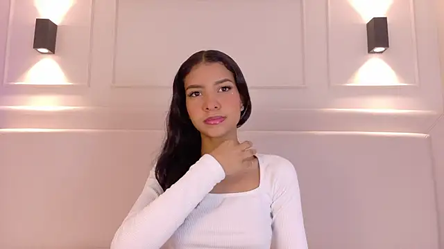 NaomiKlarc online show from January 4, 2025, 1:31 pm