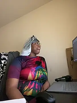 DamnBubbles online show from February 10, 2025, 10:51 pm