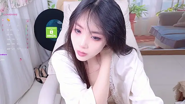 xiaotiantian-76 online show from June 25, 2026, 2:20 am