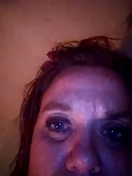 Snapshot of alwayswhisper chatting on November 7, 2025, 11:37 am alwayswhisper online show from November 7, 2025, 11:37 am