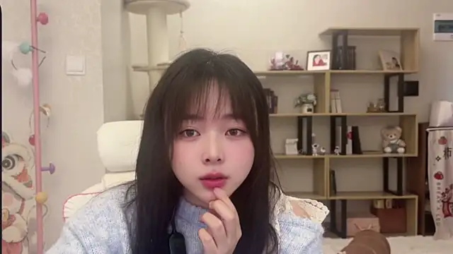 Chenjing0 online show from December 14, 2025, 3:35 am