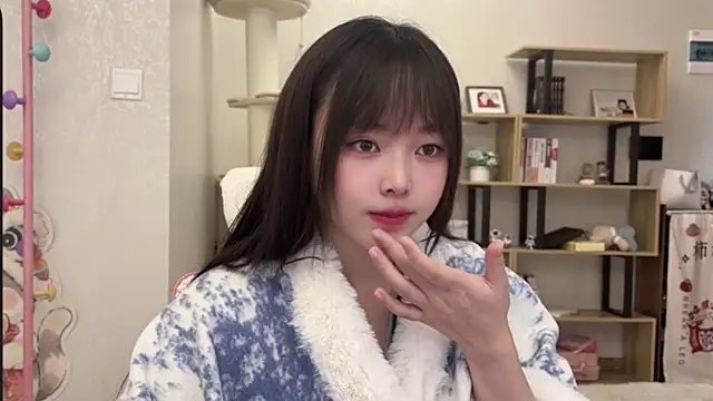 Chenjing0 online show from November 27, 2025, 4:35 am