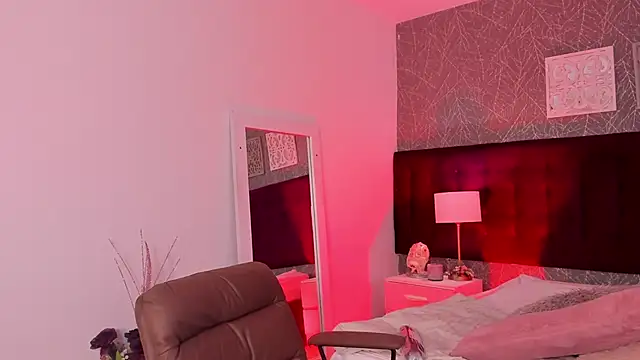 LiaCathaleya online show from January 13, 2026, 8:24 pm