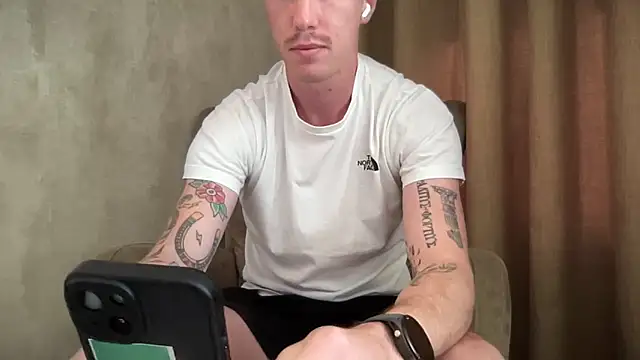 Snapshot of long_1313 chatting on October 26, 2025, 12:16 pm long 1313 online show from October 26, 2025, 12:16 pm