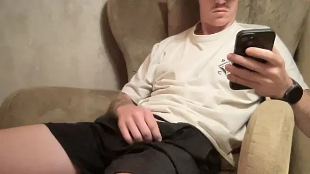 Snapshot of long_1313 chatting on November 1, 2025, 9:36 am long 1313 online show from November 1, 2025, 9:36 am