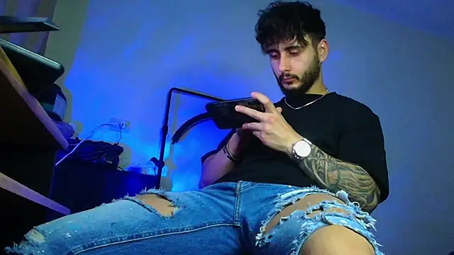 Snapshot of XanderCage99 chatting on March 22, 2026, 10:22 pm XanderCage99 online show from March 22, 2026, 10:22 pm