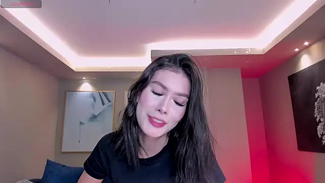 NiaSalvatore online show from November 29, 2025, 5:13 pm