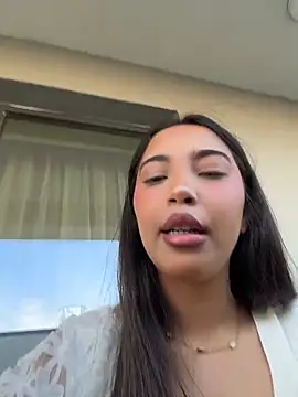 miaceleste online show from May 7, 2026, 4:10 pm