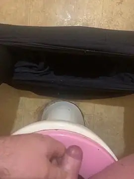 Snapshot of balint35 chatting on February 25, 2026, 12:44 am balint35 online show from February 25, 2026, 12:44 am