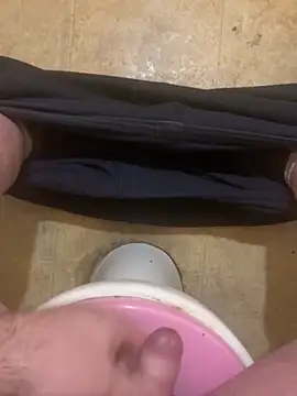 Snapshot of balint35 chatting on February 17, 2026, 6:27 pm balint35 online show from February 17, 2026, 6:27 pm