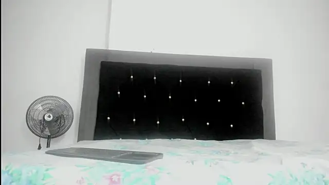 Snapshot of violetadumsper chatting on March 17, 2025, 3:03 am violetadumsper online show from March 17, 2025, 3:03 am