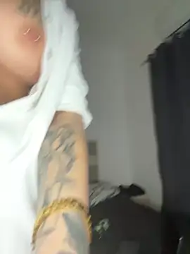 Mia-Fuchs online show from March 15, 2025, 6:54 pm