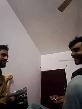 MAGNETICDADDY8 online show from November 26, 2025, 4:40 pm