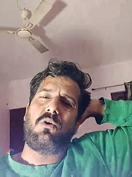 MAGNETICDADDY8 online show from December 1, 2025, 3:02 pm