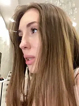 Snapshot of Evelyn_Mooree chatting on January 6, 2025, 2:15 am Evelyn Mooree online show from January 6, 2025, 2:15 am