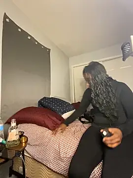 Yoshibaby2670 online show from March 10, 2025, 12:28 pm