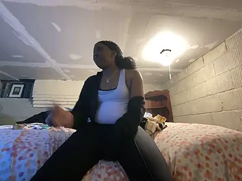 Yoshibaby2670 online show from March 1, 2025, 2:48 am