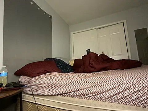 Yoshibaby2670 online show from March 12, 2025, 11:54 am