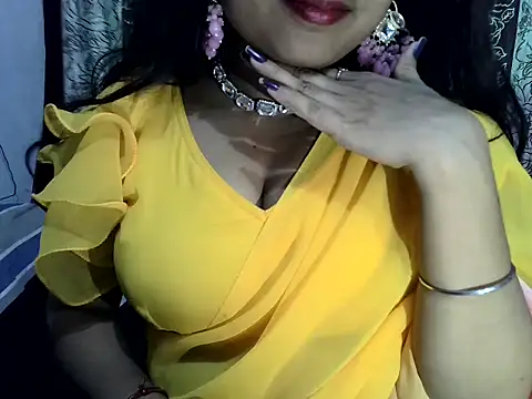 SIYA MAVI online show from June 10, 2026, 2:35 am