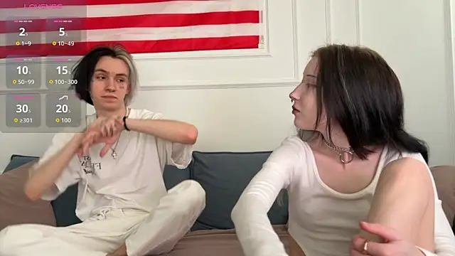 Snapshot of VeryRare_TwinS chatting on March 26, 2026, 2:32 am VeryRare TwinS online show from March 26, 2026, 2:32 am