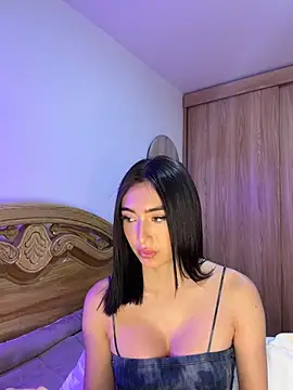 Maddy Jones online show from June 9, 2026, 2:23 am
