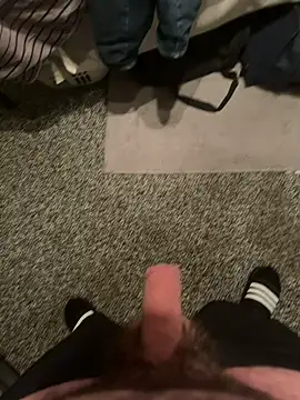 Snapshot of coreyl9718 chatting on February 4, 2026, 10:27 pm coreyl9718 online show from February 4, 2026, 10:27 pm