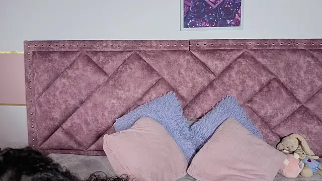 Charlotte  Miller online show from September 11, 2025, 11:32 am