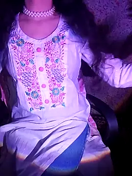 Angelnirvanaa online show from November 6, 2025, 2:32 pm