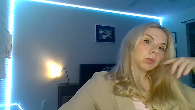 HappyIva online show from November 30, 2025, 12:17 pm