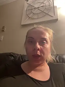 HappyIva online show from November 24, 2025, 10:15 am