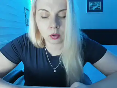 HappyIva online show from January 12, 2026, 8:10 am