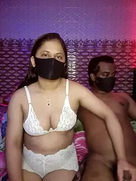 Hot Nila online show from June 24, 2026, 5:44 pm