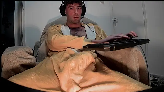 Snapshot of onesieboyx chatting on January 11, 2025, 9:25 pm onesieboyx online show from January 11, 2025, 9:25 pm