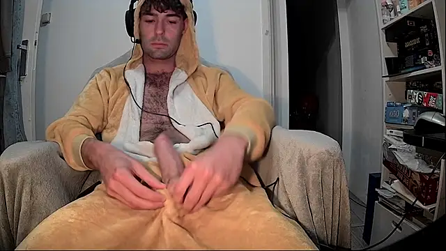 Snapshot of onesieboyx chatting on November 13, 2025, 5:50 pm onesieboyx online show from November 13, 2025, 5:50 pm