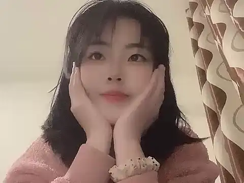 Snapshot of Koi-Serenac chatting on February 19, 2025, 11:28 am Koi-Serenac online show from February 19, 2025, 11:28 am